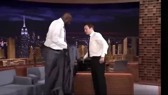 Shaq using normal sized things and being a giant