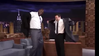 Shaq using normal sized things and being a giant