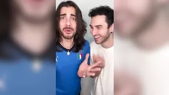 Italians reacting to TikTok Horror STRAWBERRY PASTA - Lionfield