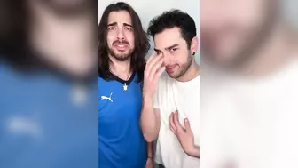 Italians reacting to TikTok Horror STRAWBERRY PASTA - Lionfield