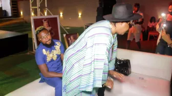 WATCH AS KOLAWOLE AJEYEMI SLAP TOYIN ABRAHAM BUTT  AS SHE TWERK