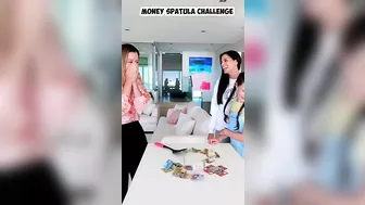 Money Spatula Challenge! The Empire Family