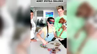 Money Spatula Challenge! The Empire Family