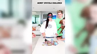 Money Spatula Challenge! The Empire Family