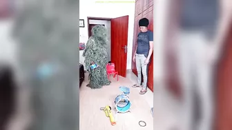 FUNNY VIDEO GHILLIE SUIT TROUBLEMAKER PRANK try not to laugh Family The Honest Comedy Busy Fun Ltd 3