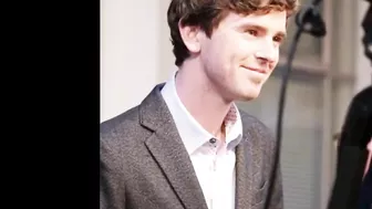 Day 29 ~Smiling #FreddieHighmore #30DayChallenge (Instagram)