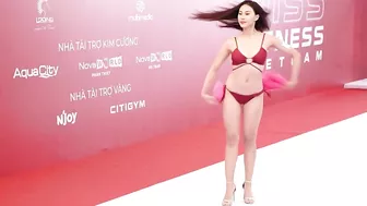 LÊ BỐNG VÀ NHỮNG THIÊN THẦN BIKINI RỰC LỬA