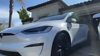 2022 Model X Plaid v 2022 Model X Long Range