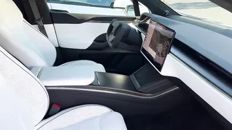 2022 Model X Plaid v 2022 Model X Long Range