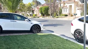 2022 Model X Plaid v 2022 Model X Long Range