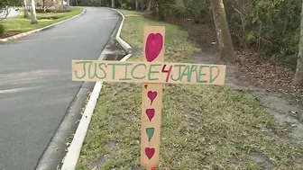 Jacksonville Beach police search wooded area for evidence in homicide