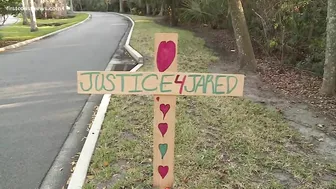 Jacksonville Beach police search wooded area for evidence in homicide