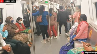 पुष्पराज आलू लेलो, टिंडे लेलो Funny Dialogue In Metro ????। Epic Public Reaction ????। Metro Prank। Sagar