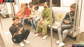 पुष्पराज आलू लेलो, टिंडे लेलो Funny Dialogue In Metro ????। Epic Public Reaction ????। Metro Prank। Sagar