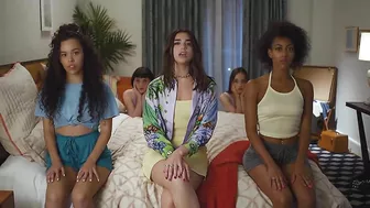 Dua Lipa - New Rules (Official Music Video)