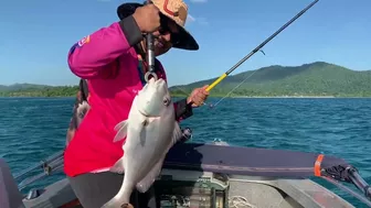 Ros caught a Fish at Mission Beach