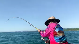 Ros caught a Fish at Mission Beach