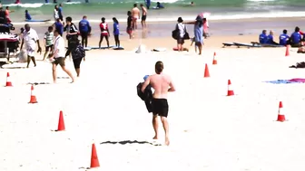 10 patients, 1 board! Mass Rescue At Bondi Beach