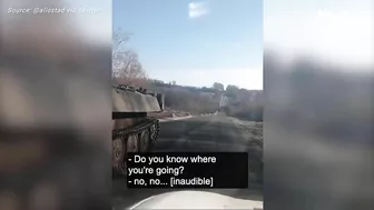 Ukrainian taunts Russian soldiers in broken down tank