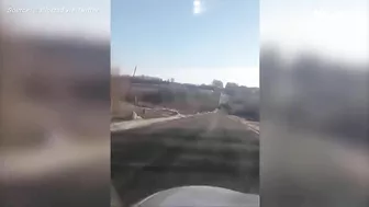 Ukrainian taunts Russian soldiers in broken down tank