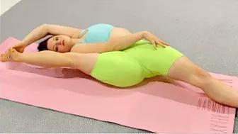 Flexilady model yoga/ Contortion/ STRONG & FLEXIBLE Girls, forward fold