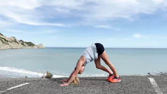 Post Run Stretching: Downward Dog w/ASICS Athlete Nicole van der Kaay