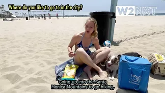 Bikini Girl playing volleyball on Santa Monica Beach - What are you wearing, LA?