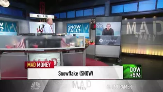 Snowflake CEO discusses quarterly results, full-year guidance and the company's 'consumption model'