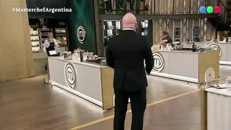 ¿Se atrevió a hacerlo? Los profiteroles de Cathy terminaron en el piso - Masterchef Argentina