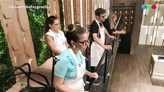 ¿Se atrevió a hacerlo? Los profiteroles de Cathy terminaron en el piso - Masterchef Argentina