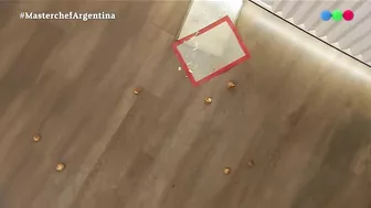 ¿Se atrevió a hacerlo? Los profiteroles de Cathy terminaron en el piso - Masterchef Argentina