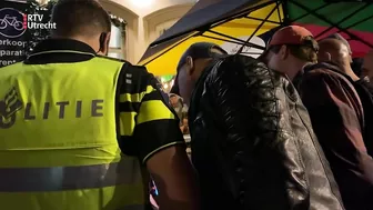 Utrechts restaurant gesloten na niet checken coronapas, protest voor de deur [RTV Utrecht]