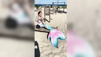 Mermaid working out on Fort Lauderdale Beach?!? ????????‍♀️????????