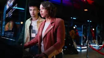 Nora & Bart Travel to Central City 2013 | The Flash 8x06 [HD]