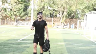 Celebrity in Expensive Cars Arrive for Football Practice Juhu | Adar jain, Abhishek Bachchan