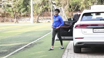 Celebrity in Expensive Cars Arrive for Football Practice Juhu | Adar jain, Abhishek Bachchan