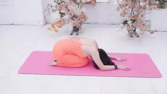 Hot Yoga - Yoga and Gymnastics Full Body Stretching