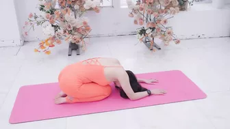 Hot Yoga - Yoga and Gymnastics Full Body Stretching