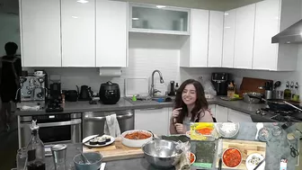 Kevin LEAVES Pokimane's Stream, After She Does This!