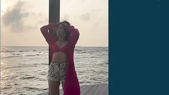 Actress Tamanna STUNNING Looks In Bikini During Her Maldives Vacation | IndiaGlitz Telugu