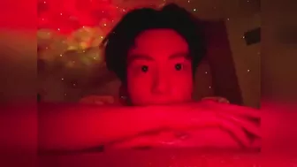 OMG! Jungkook's new Instagram VIDEO! ???? Dancing in his Room in LAS VEGAS!  [ENG SUB] BTS 방탄소년단