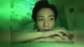 OMG! Jungkook's new Instagram VIDEO! ???? Dancing in his Room in LAS VEGAS!  [ENG SUB] BTS 방탄소년단