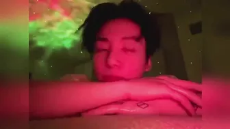 OMG! Jungkook's new Instagram VIDEO! ???? Dancing in his Room in LAS VEGAS!  [ENG SUB] BTS 방탄소년단