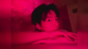 OMG! Jungkook's new Instagram VIDEO! ???? Dancing in his Room in LAS VEGAS!  [ENG SUB] BTS 방탄소년단