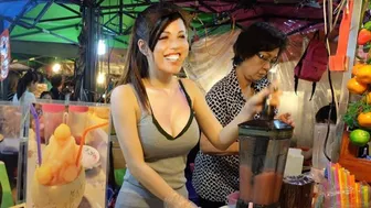 Bangkok Life - Thai Saleswomen - Thailand Travel Vlog