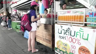 Bangkok Life - Thai Saleswomen - Thailand Travel Vlog