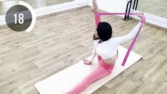 Yoga & Gymnastics Flexibility and stretching of the legs - 2 effective exercises