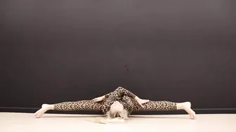 Yoga Art and Stretching — Full Body Stretch