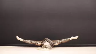 Yoga Art and Stretching — Full Body Stretch