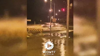 Horror in Australia! Avoca beach tsunami! Flood in New South Wales